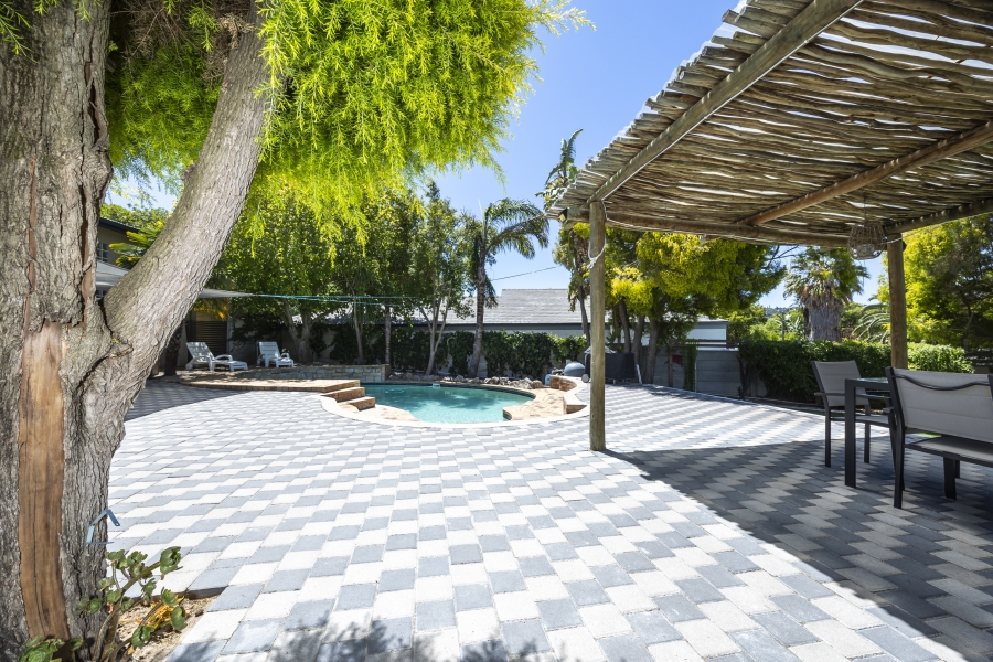 4 Bedroom Property for Sale in Welgemoed Western Cape